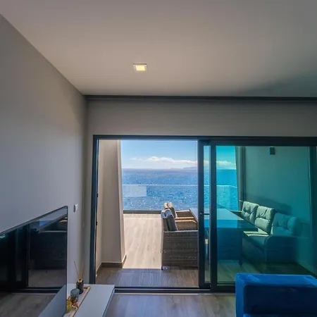 Апартаменты Flh Amazing Ocean View With Balcony Санта-Крус