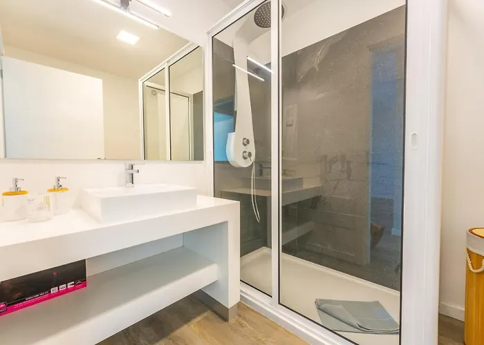 Flh Amazing Ocean View With Balcony Daire *